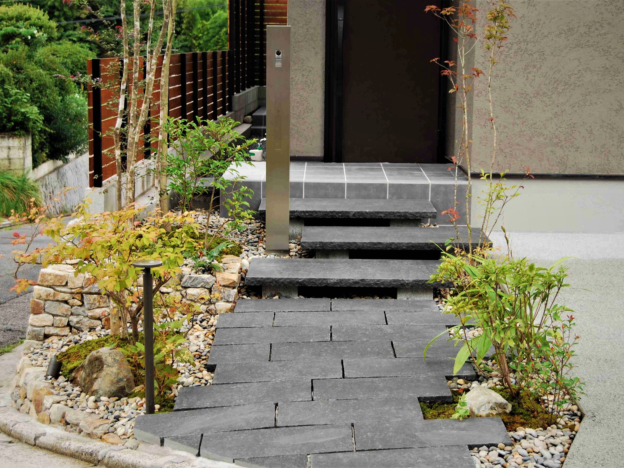 バサルトストーン|エクシスランド 株式会社エクシス